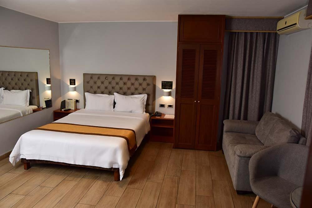 Serenzza Hotel Лима Екстериор снимка